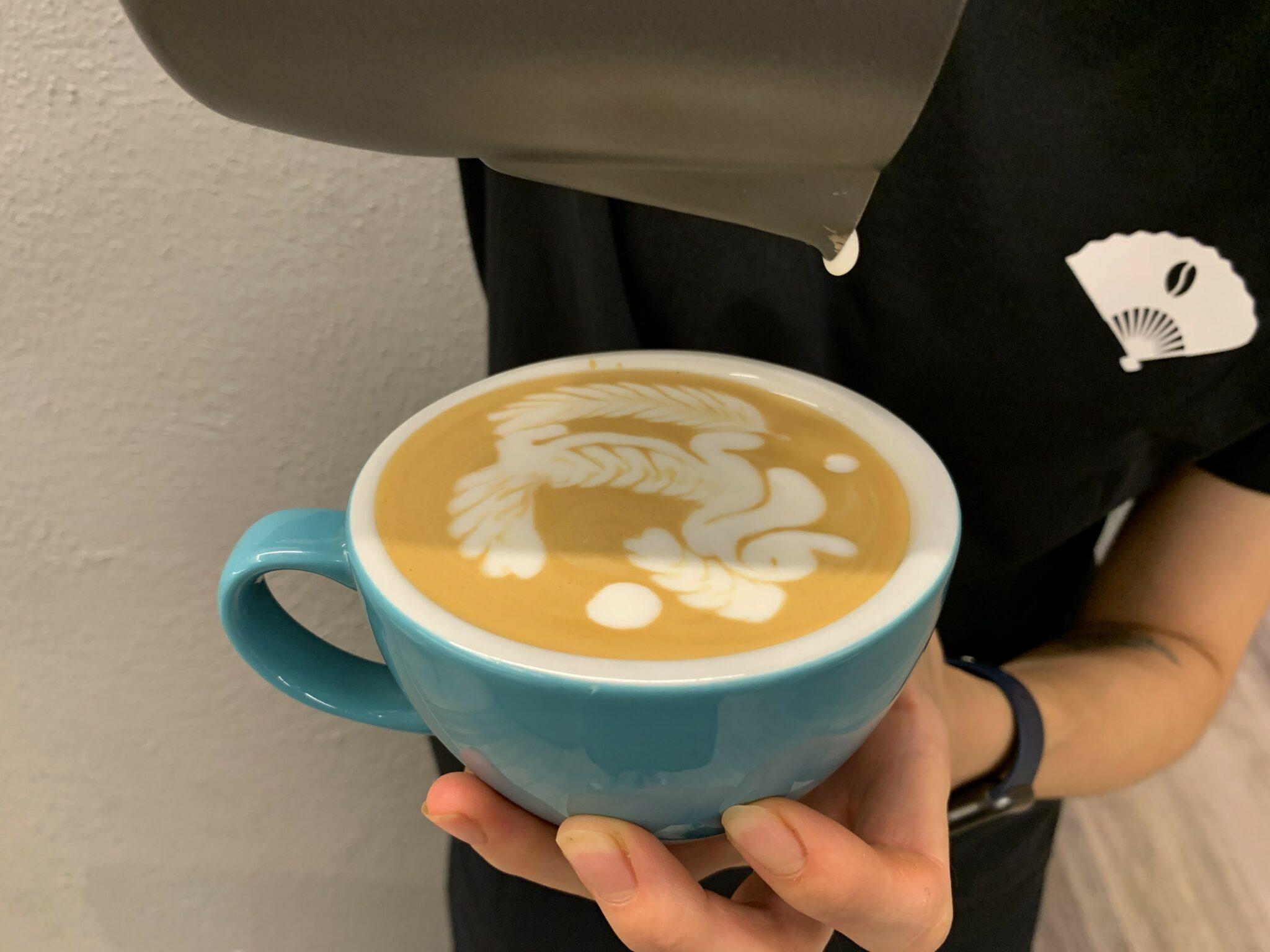 Slinky Dog latte art by Amy Zhang BeanScene