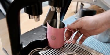 The FloSmart solution can deliver up to four different liquids in exact doses.