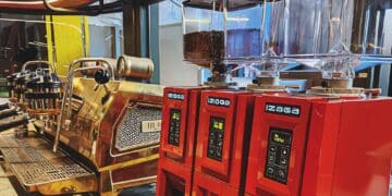 Gravimetric grinders like the Izaga W are designed to help baristas create a more consistent cup.