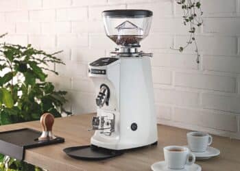 The new small-format machines are an evolution of the classic Mazzer Mini born in the 1990s.