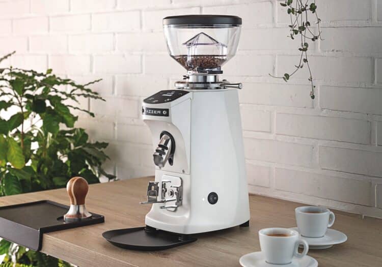 The new small-format machines are an evolution of the classic Mazzer Mini born in the 1990s.