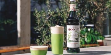 MONIN’s Green Tea Matcha syrup is designed to blend well in both iced and hot drinks.