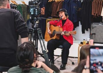 Australian musician Tash Sultana kicked off HoMie’s Store Sessions series, which is being supported by Minor Figures.