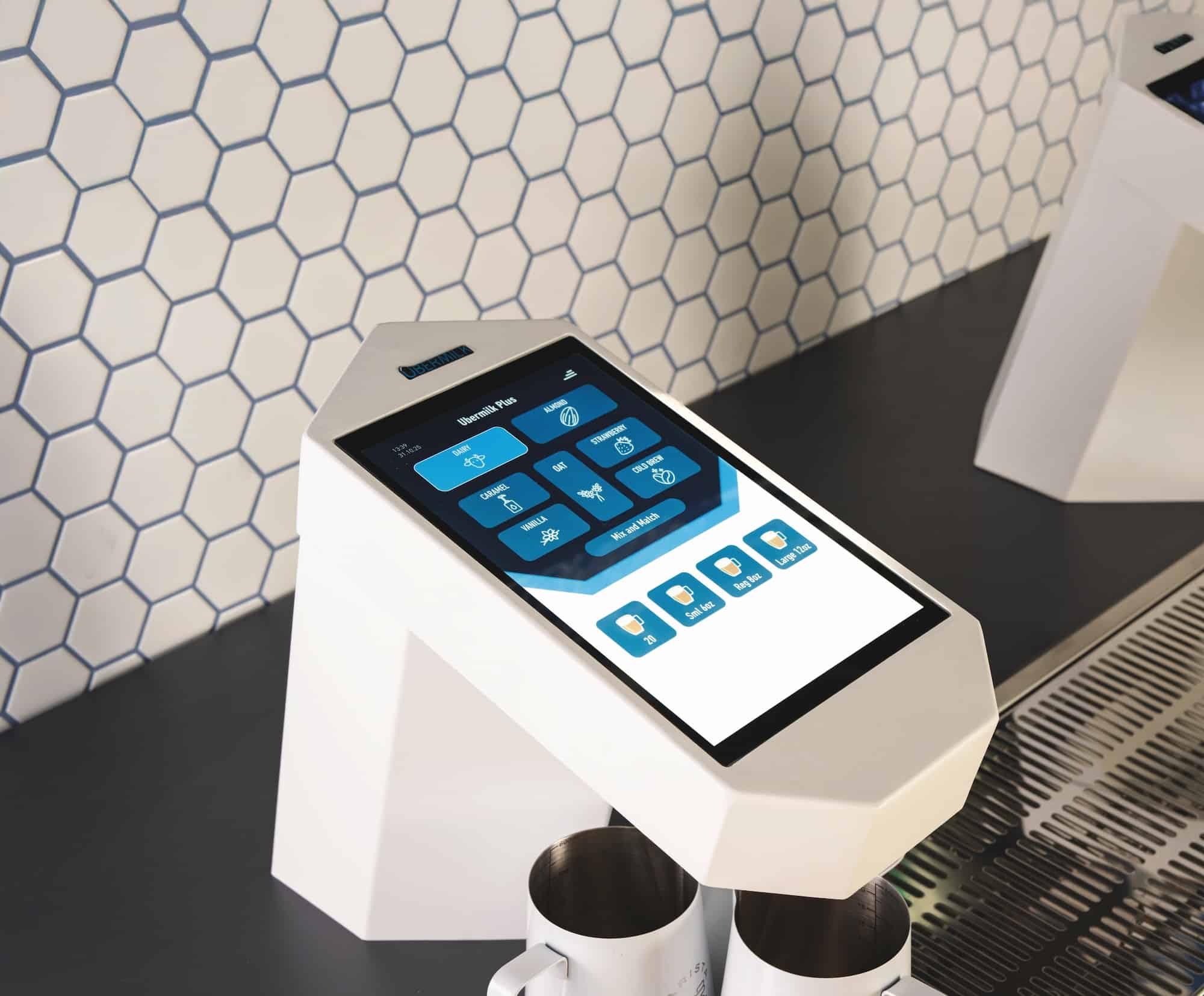 From syrups to teas, cold brews to Mont Blanc, the Übermilk Plus is made to fit the modern café.