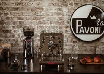 Do machines like the Botticelli help
lift the entire coffee community? Image: La Pavoni.