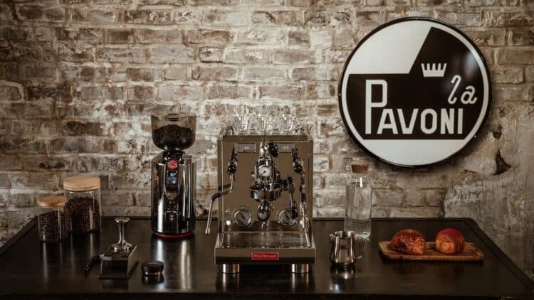 Do machines like the Botticelli help
lift the entire coffee community? Image: La Pavoni.