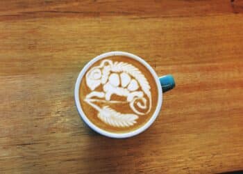 Learn how to make the chameleon latte art with Victor Vu.