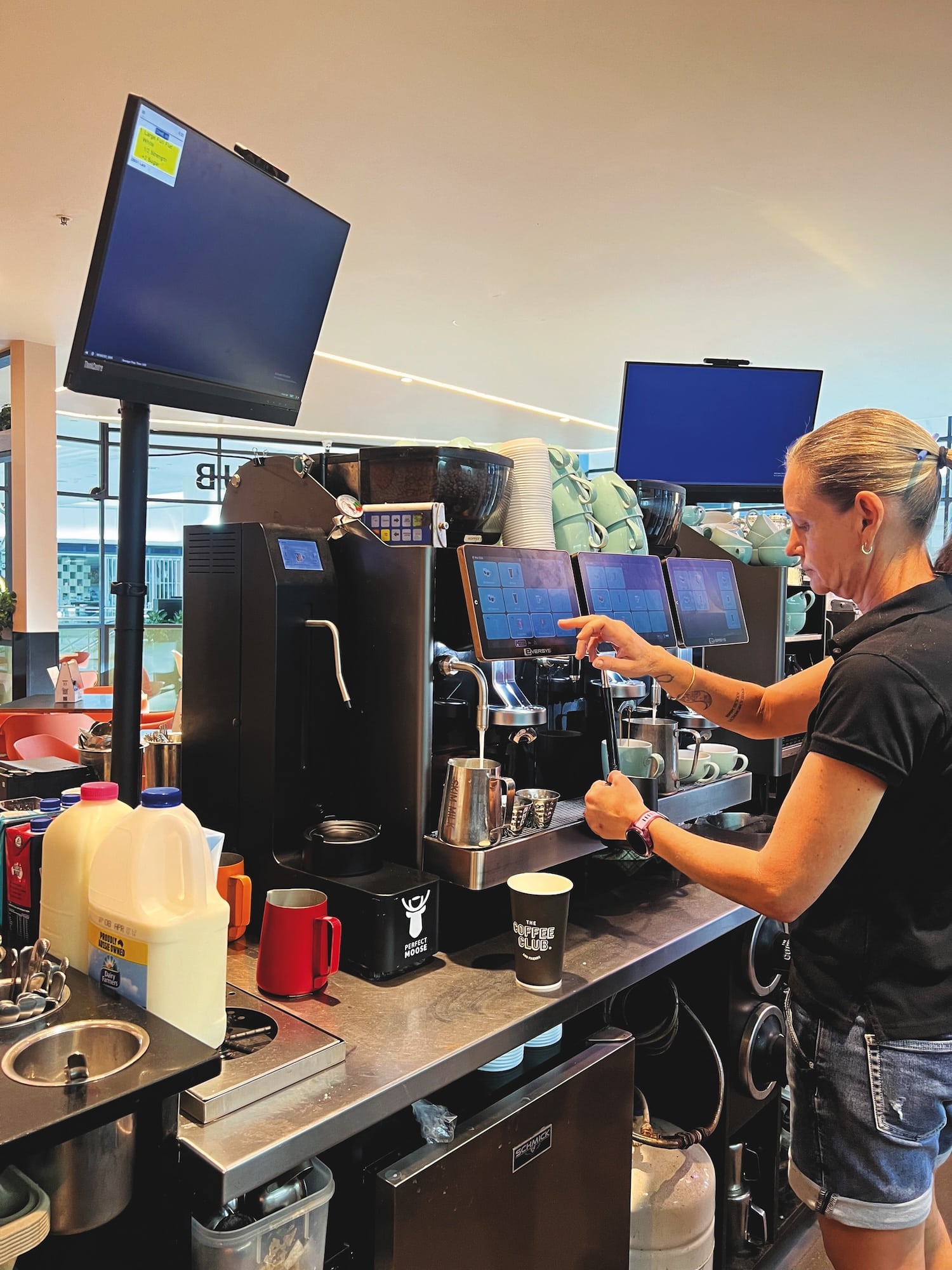 Models like the E’4ms X-wide (Enigma) are sought-after in high-volume venues.